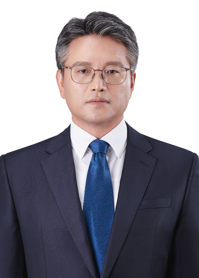 홍 순 용
